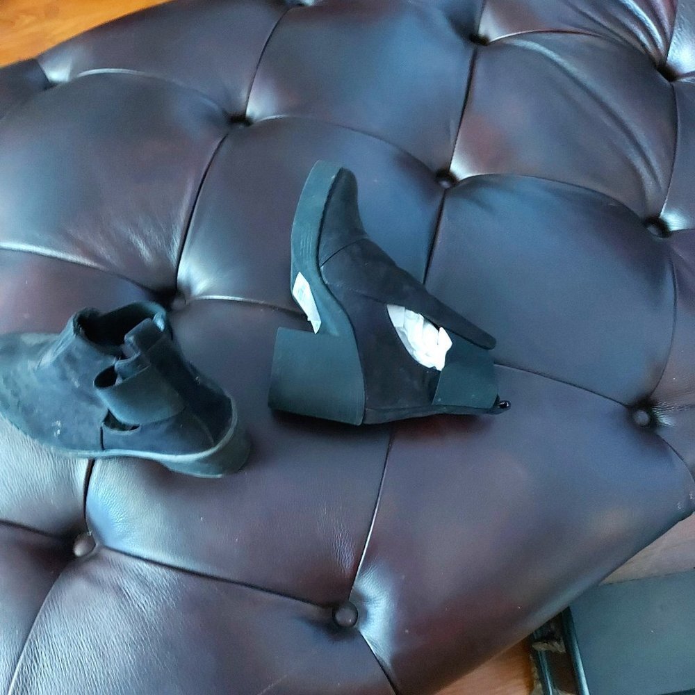 NWT - black suede booties